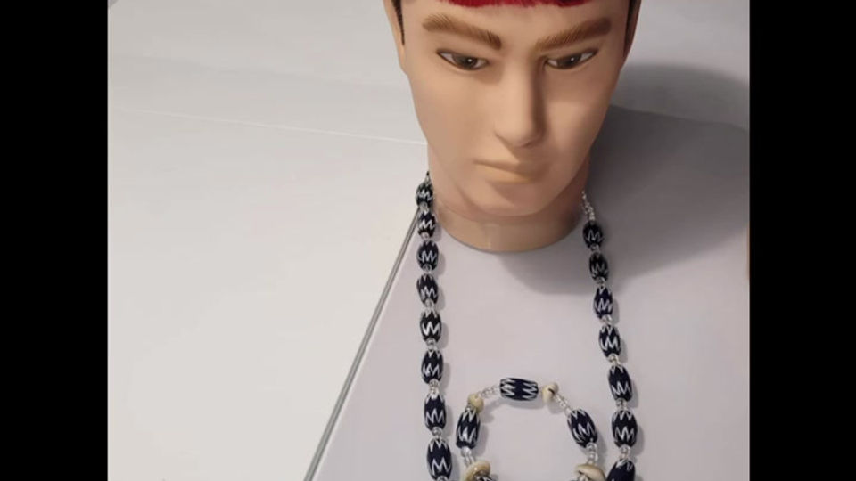 video melangée chapeau